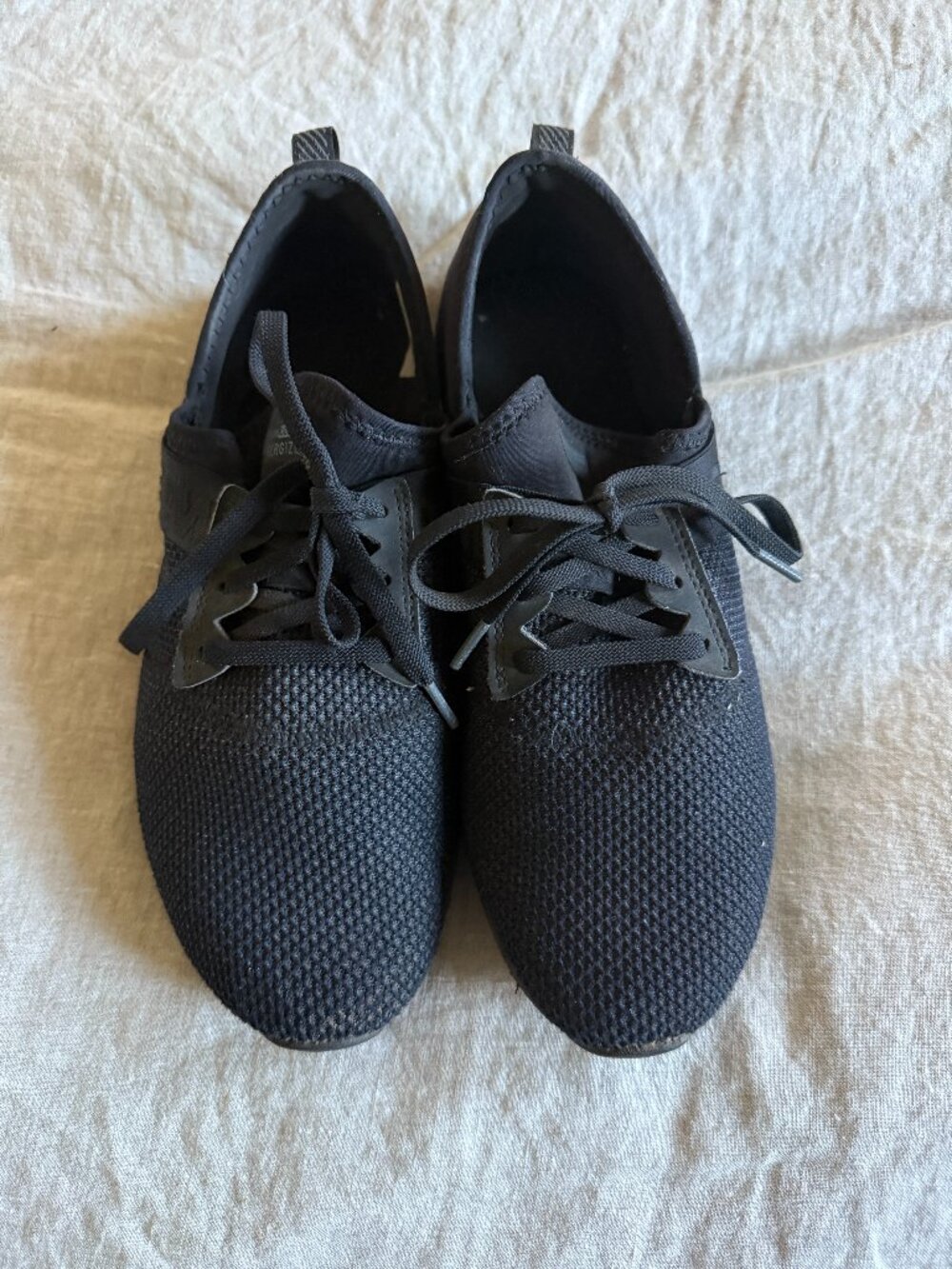 Black New Balance Nergize Size 9
